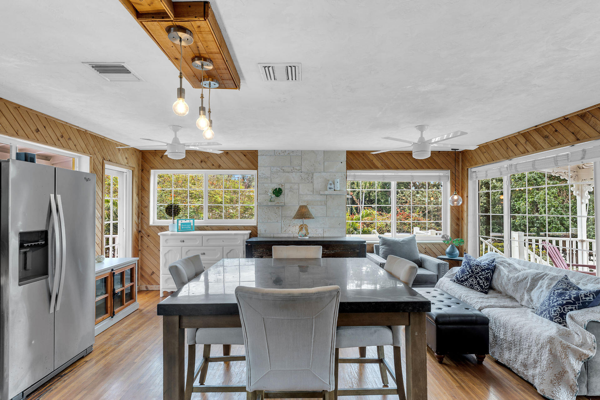 148 Pointview Road