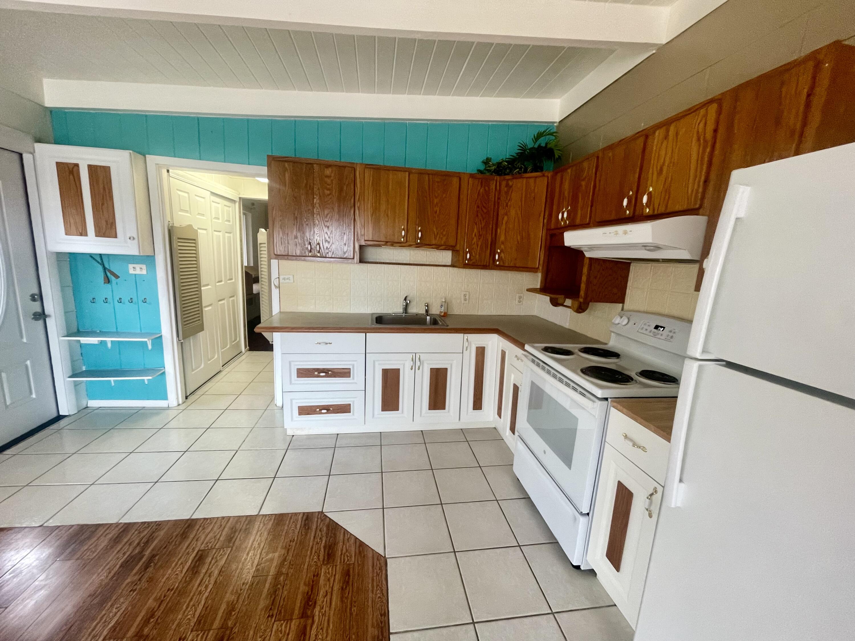 25 Sadowski Causeway
