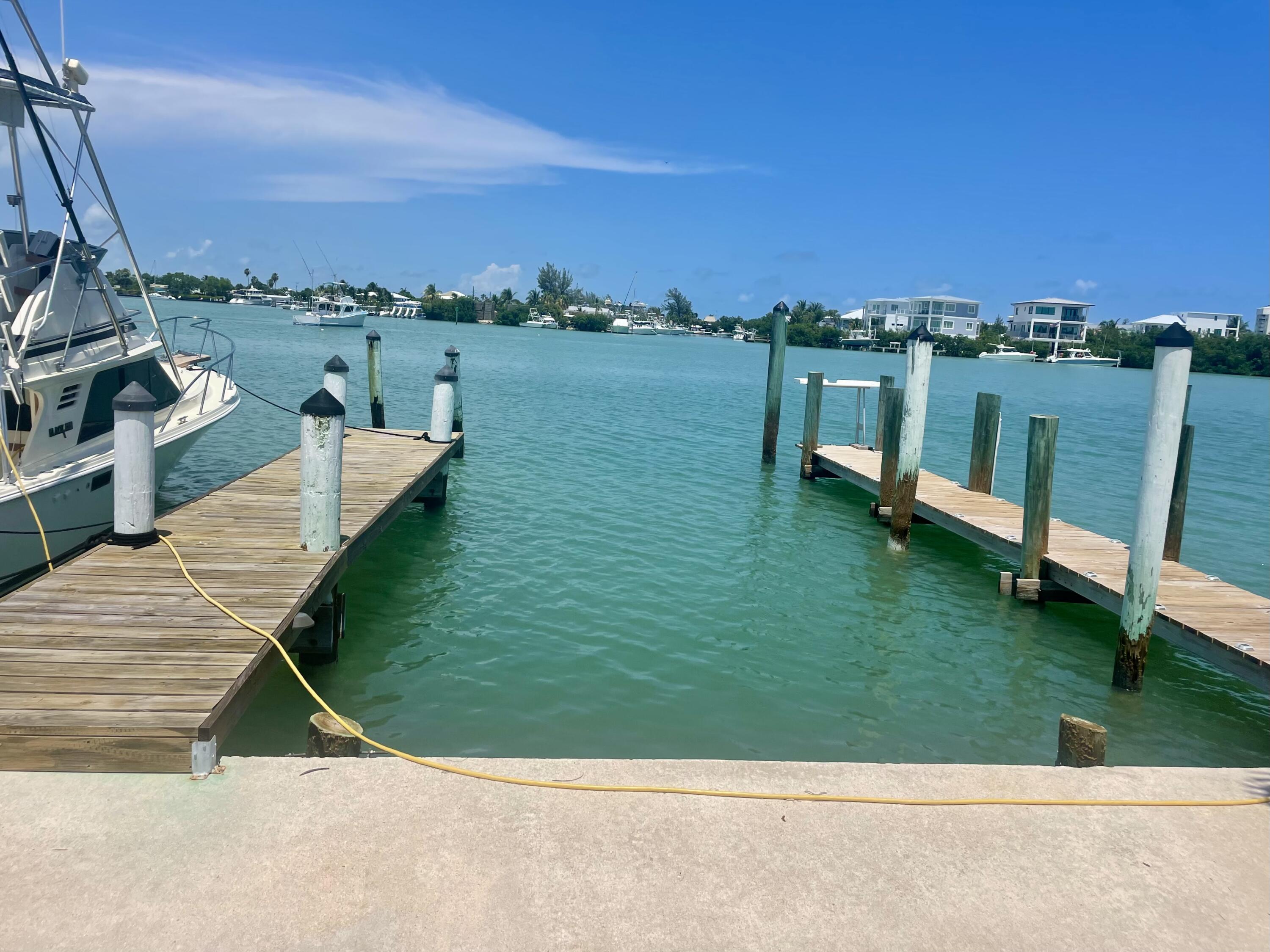 25 Sadowski Causeway