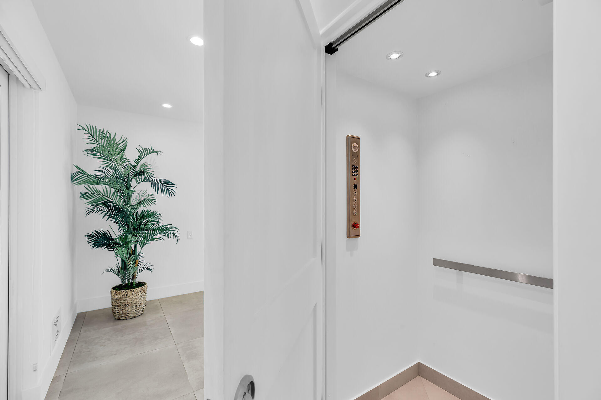 51 N Marlin Avenue