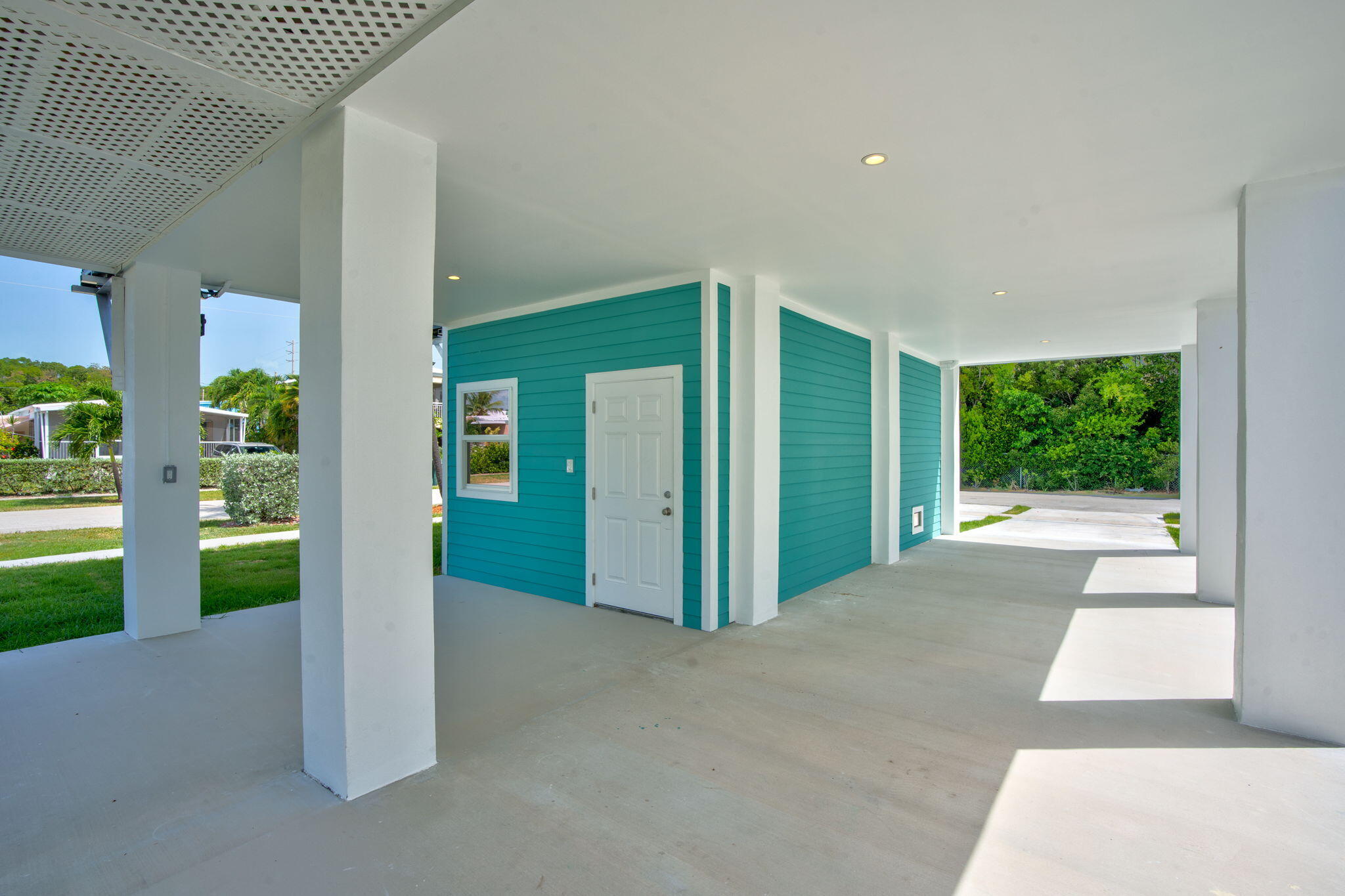 80 Coral Way