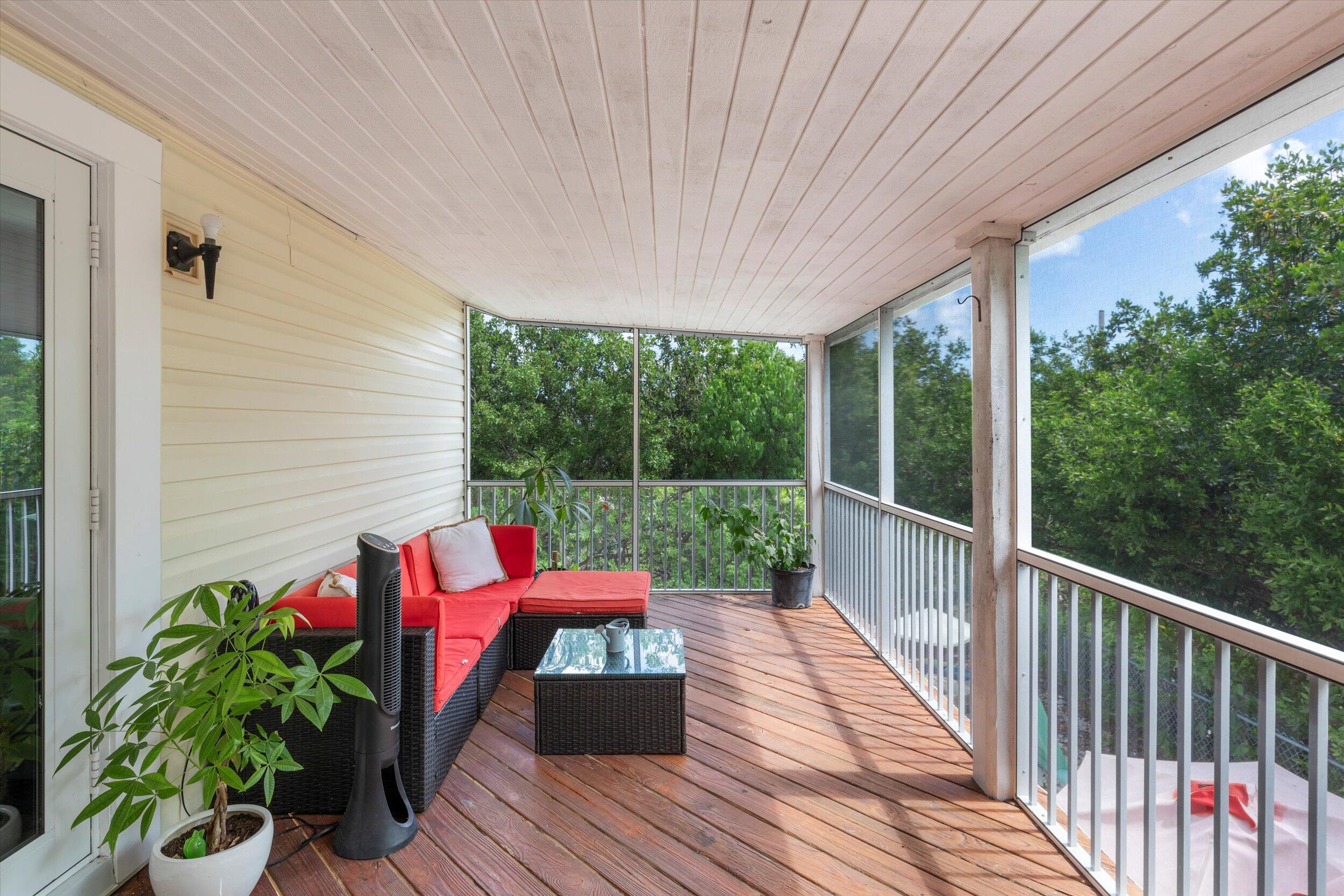 33 E Cahill Court