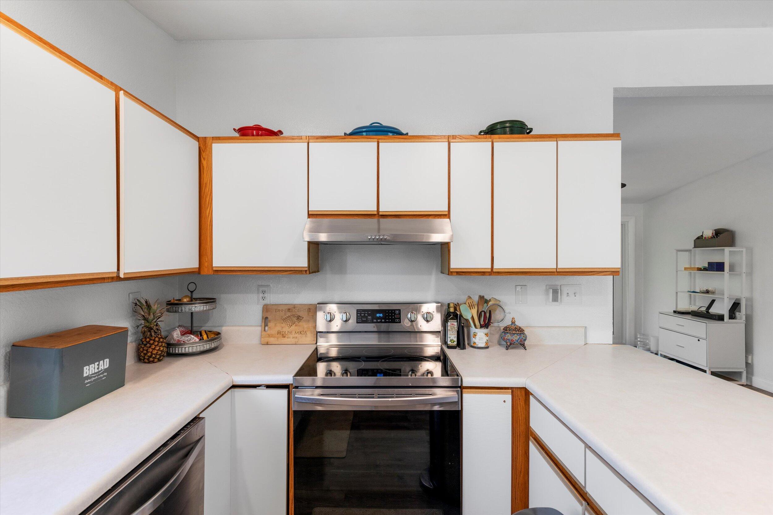 33 E Cahill Court