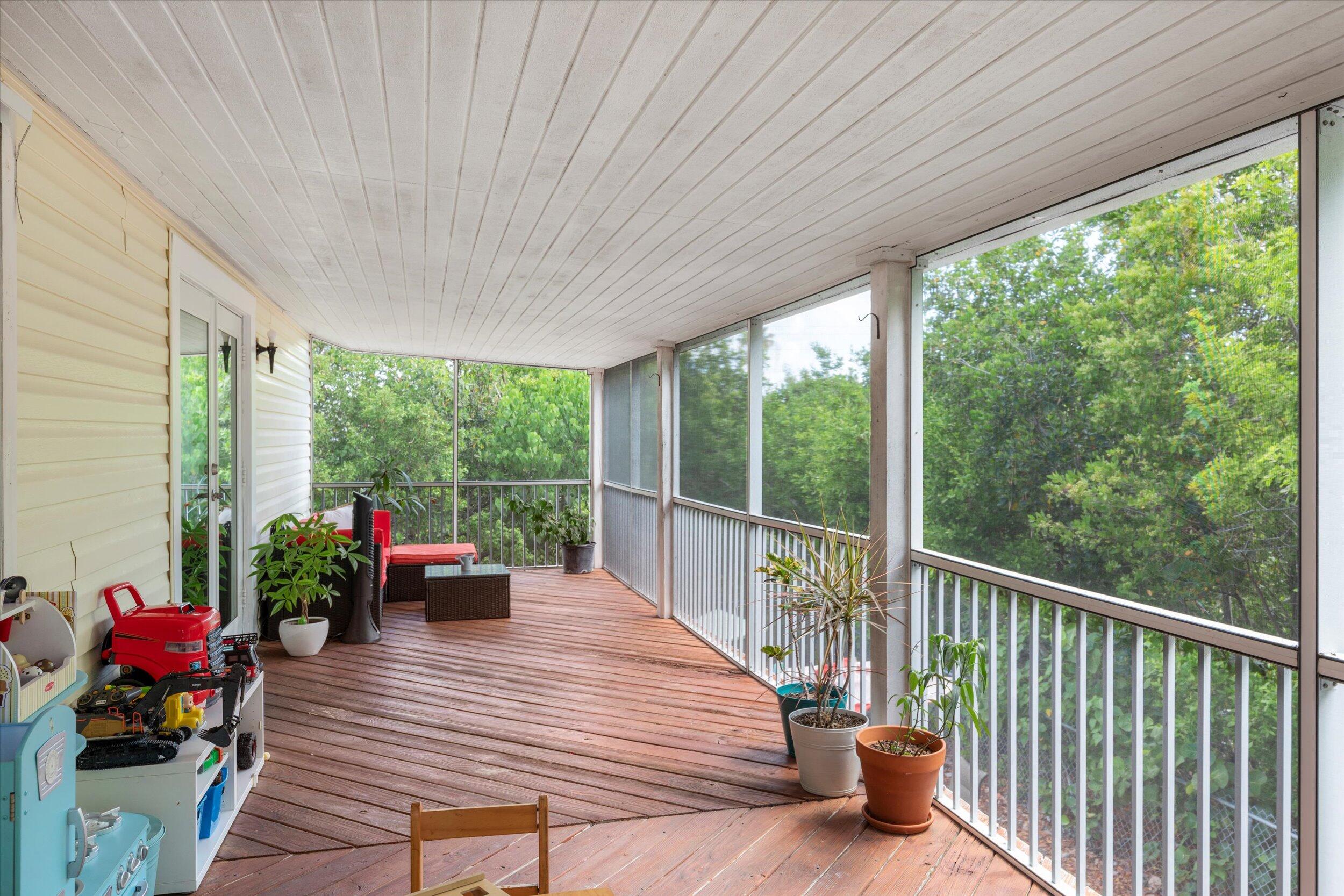 33 E Cahill Court