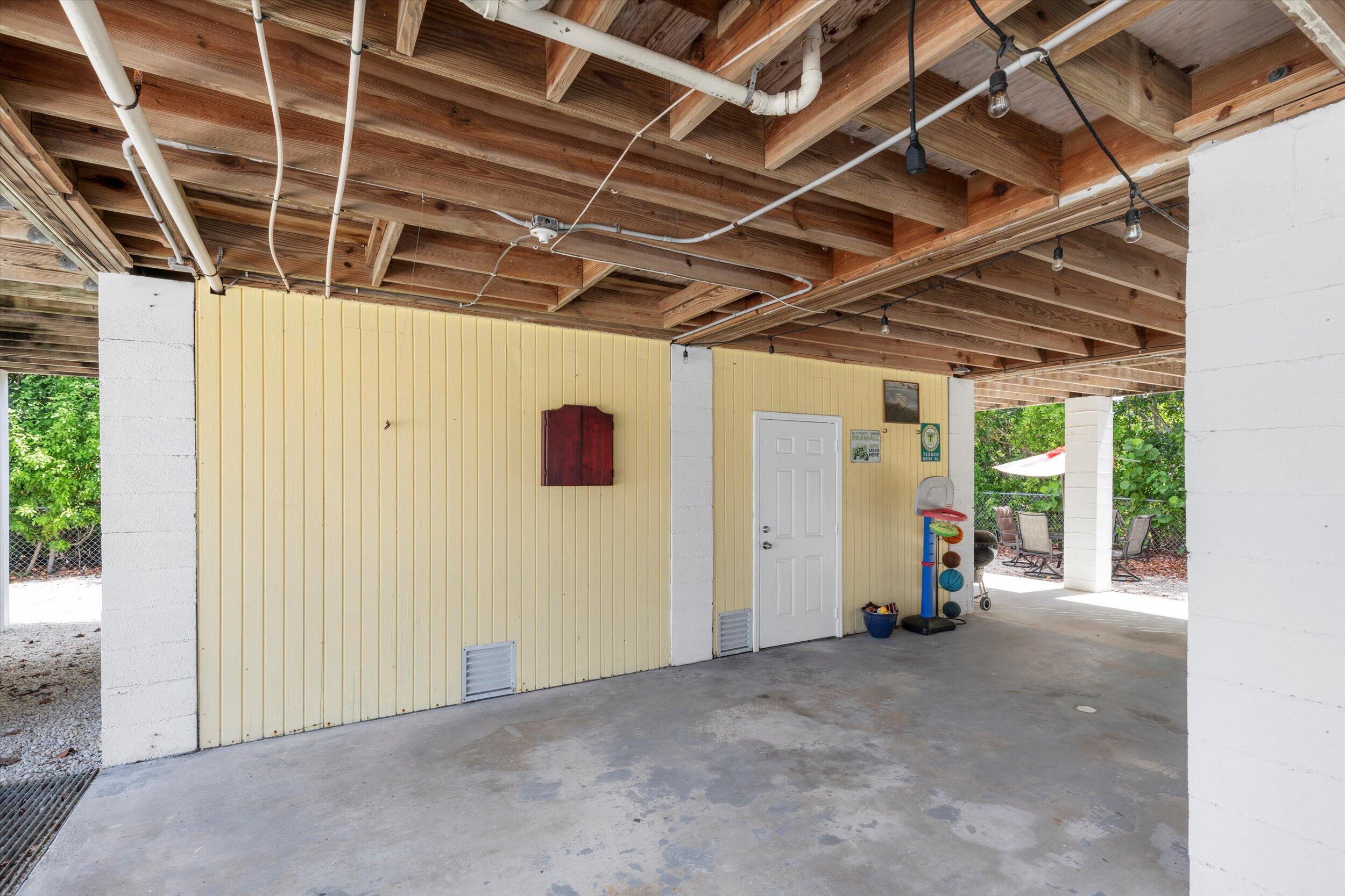 33 E Cahill Court