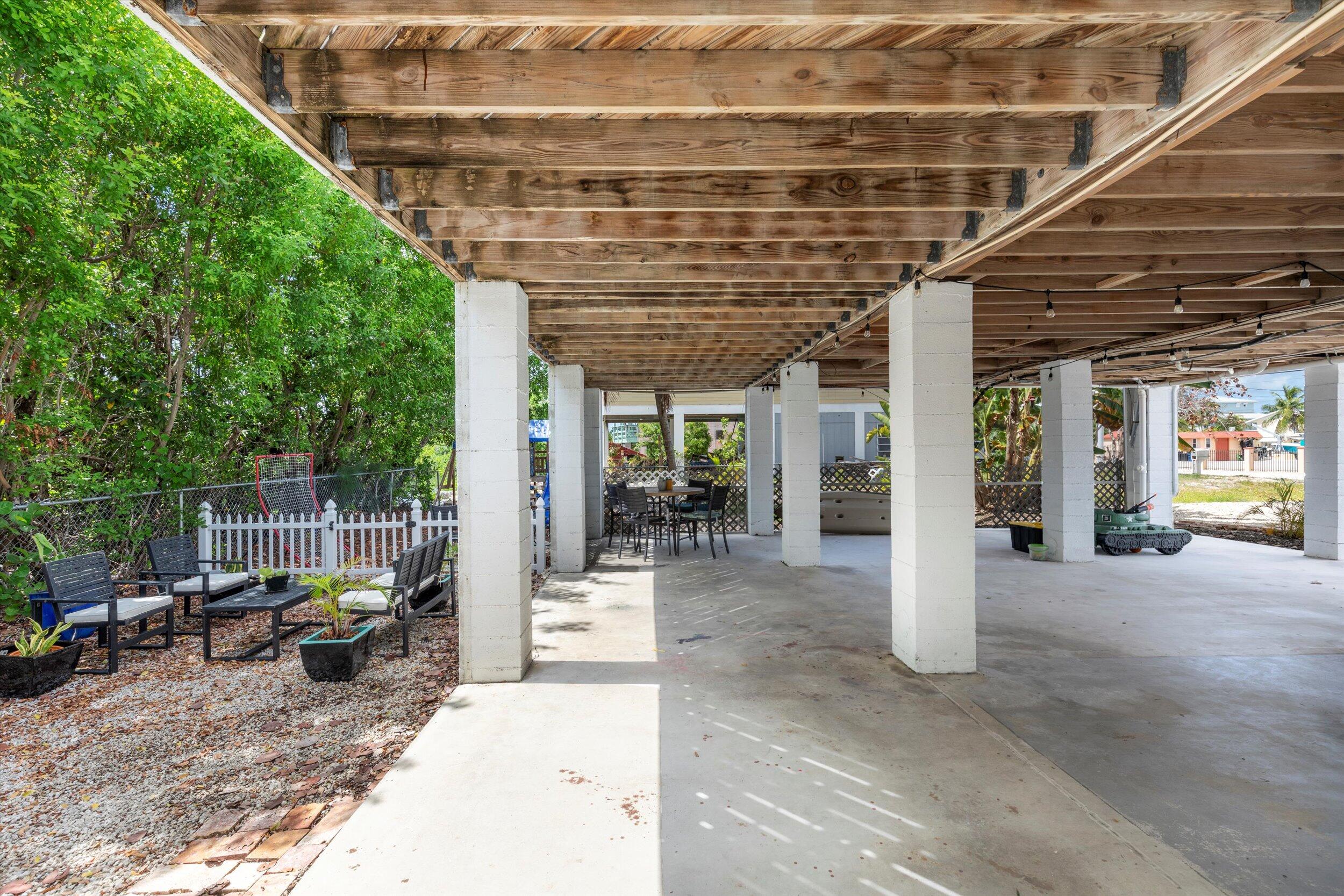 33 E Cahill Court