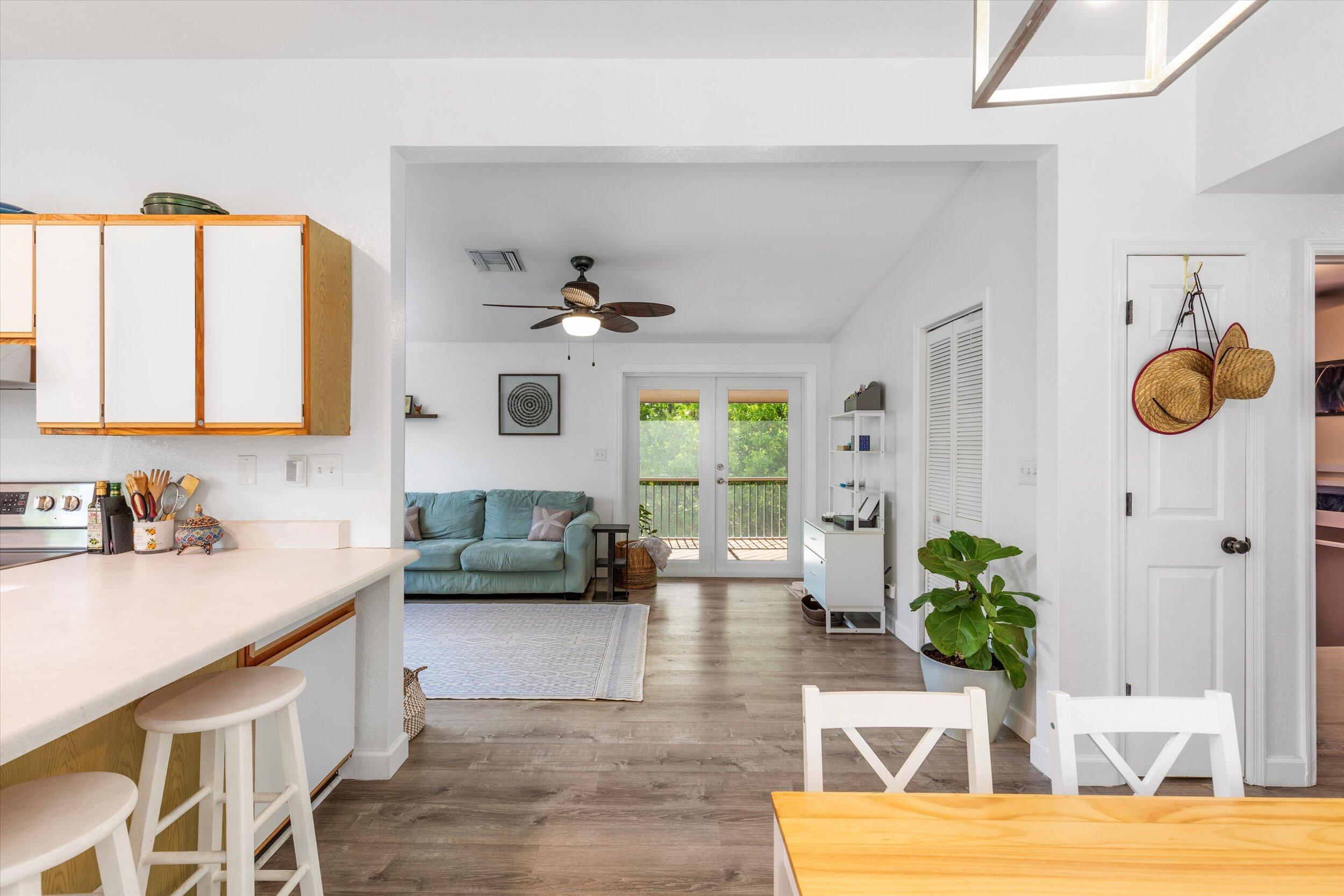 33 E Cahill Court