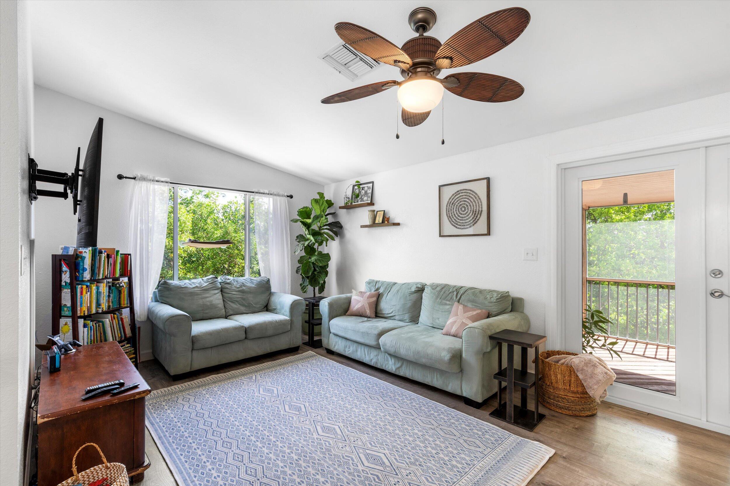 33 E Cahill Court