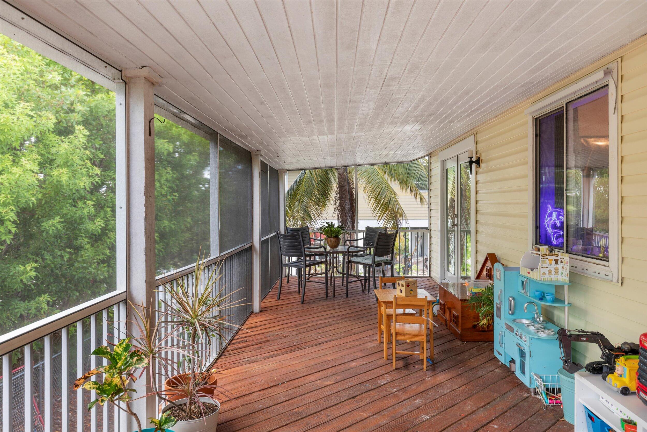 33 E Cahill Court