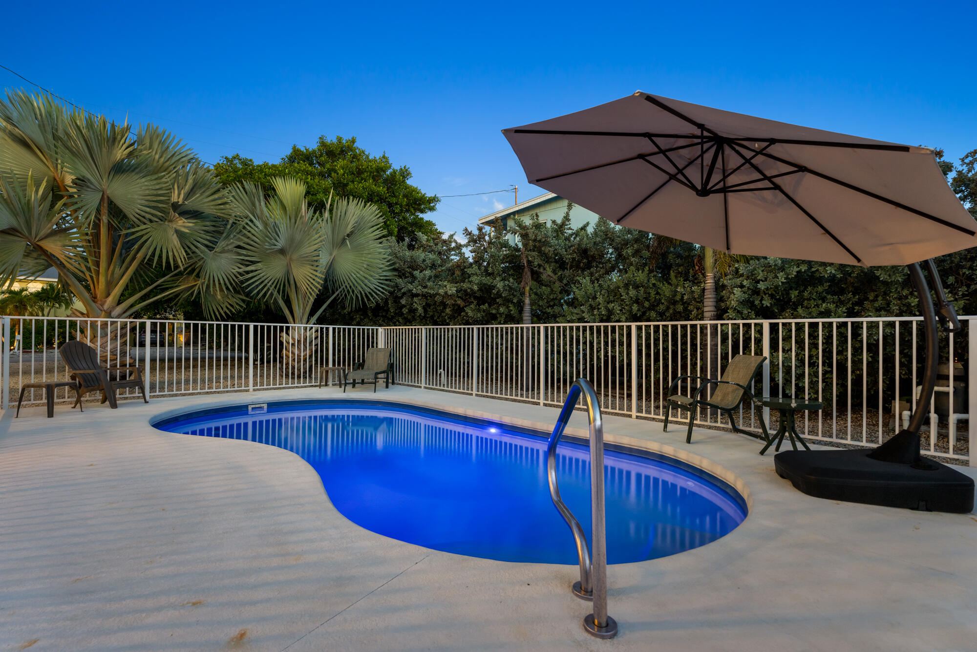 211 S Anglers Drive