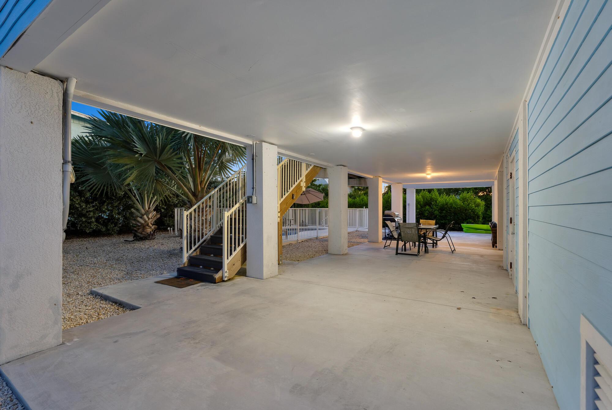 211 S Anglers Drive