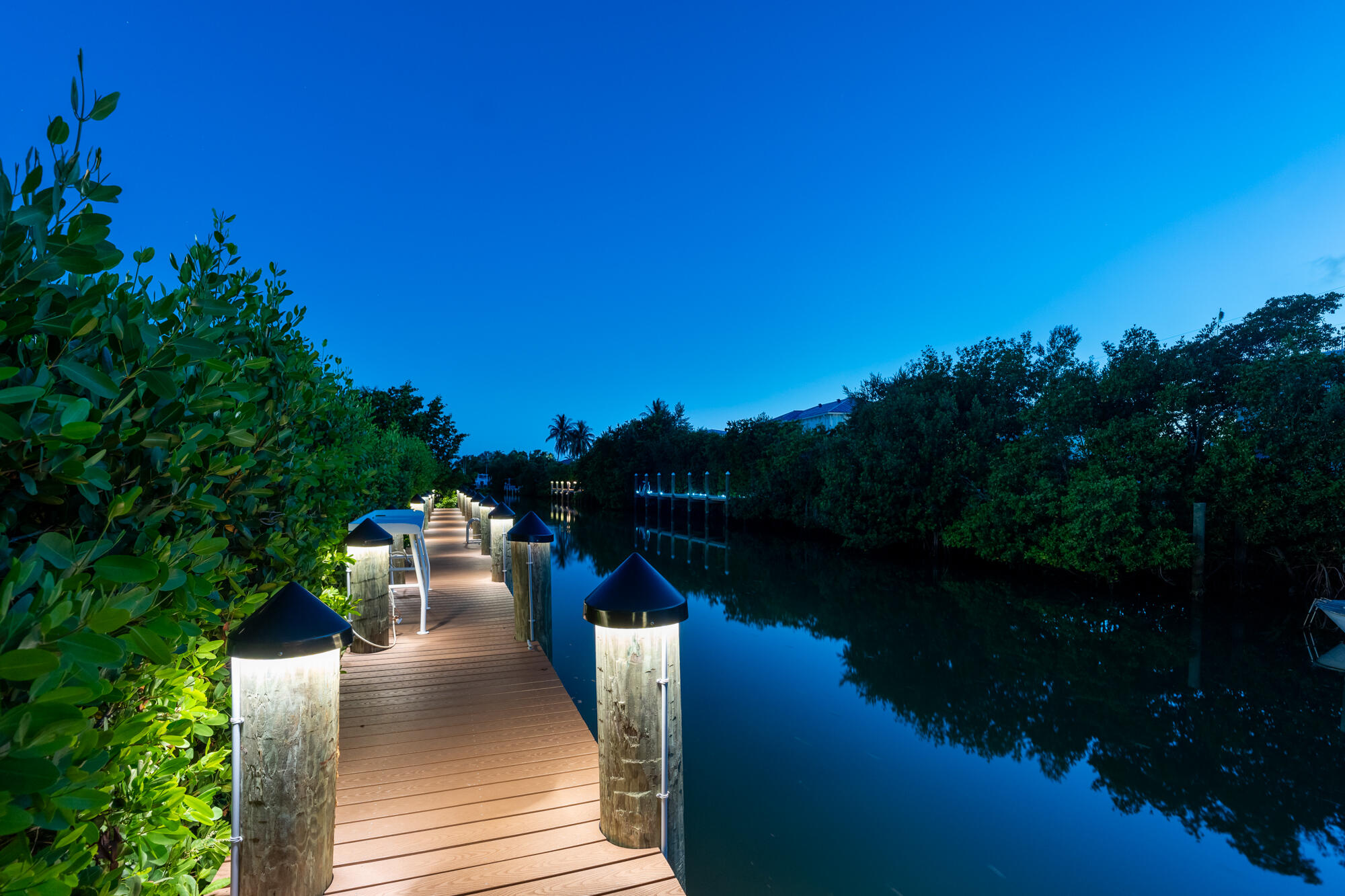 211 S Anglers Drive