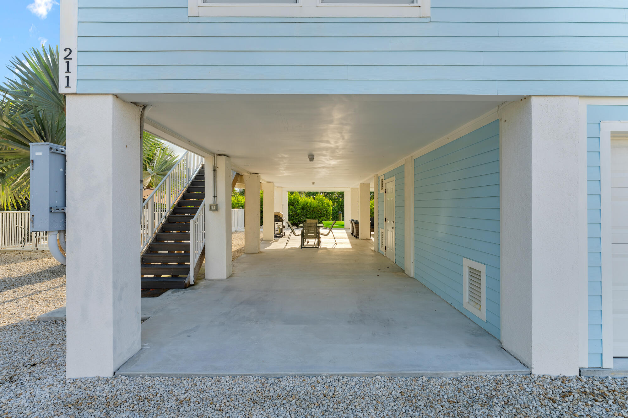 211 S Anglers Drive
