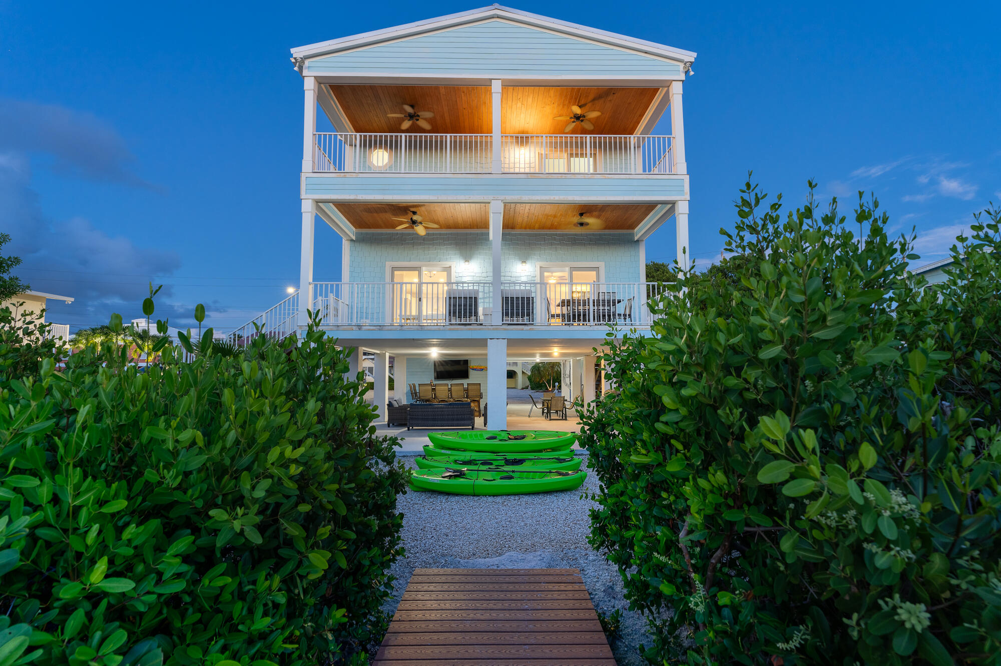 211 S Anglers Drive