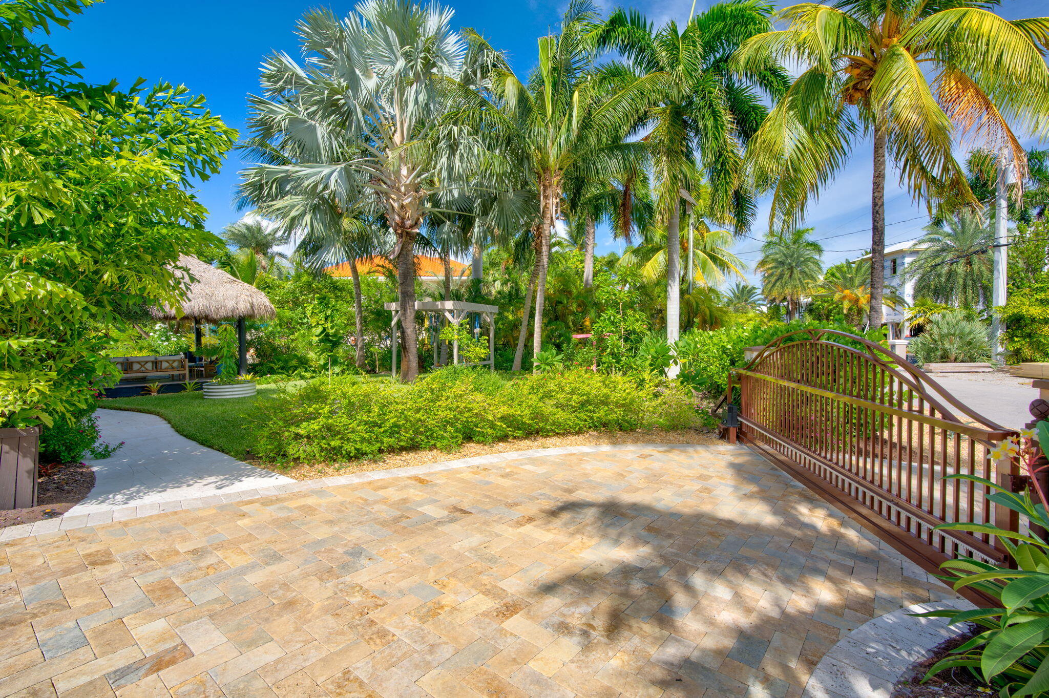 16705 Tamarind Road