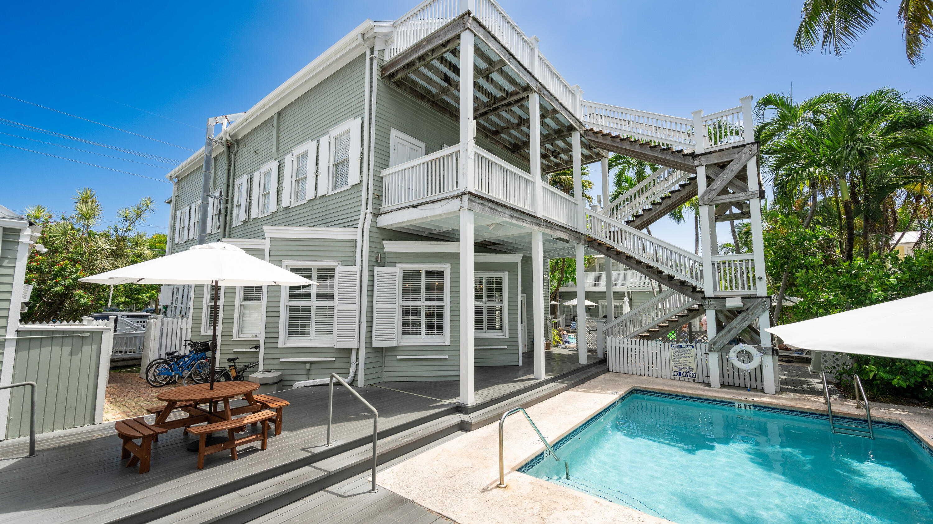 521 United Street