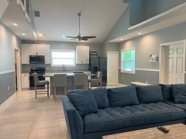 499 Beach Road
