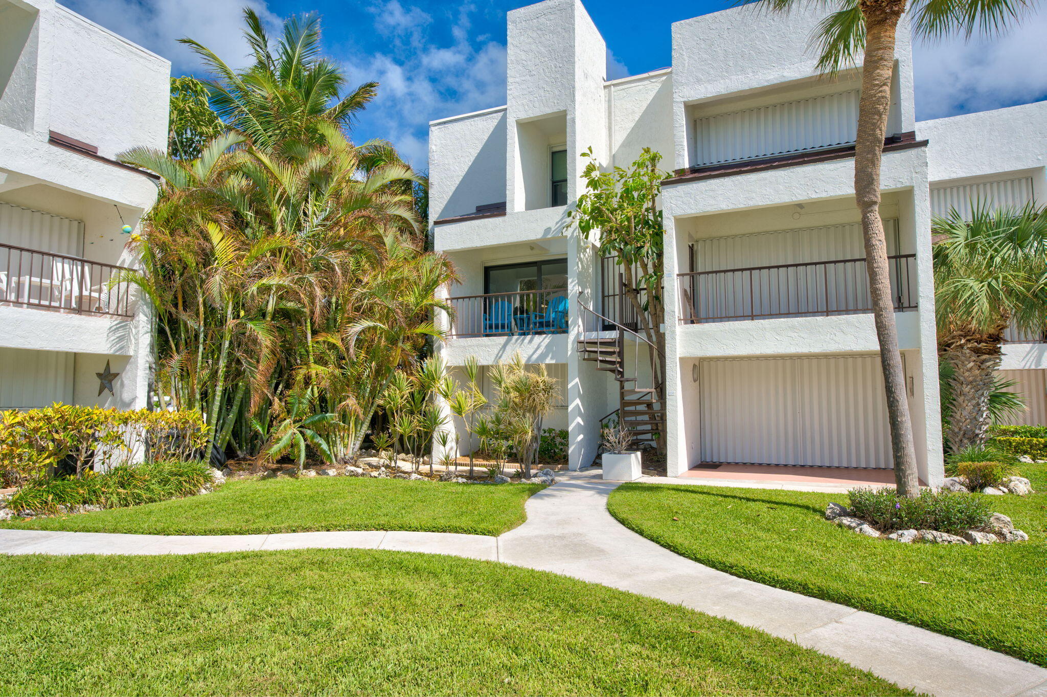 601 W Ocean Drive 112D