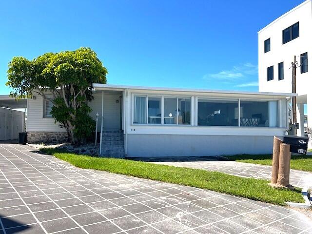 118 Coral Way