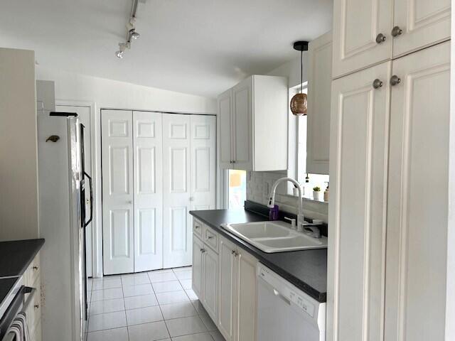 118 Coral Way