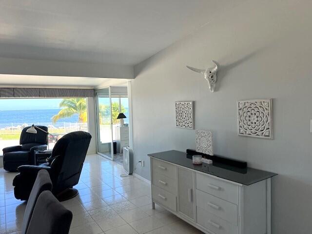 118 Coral Way