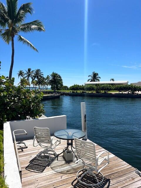 118 Coral Way