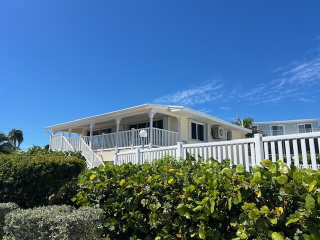 118 Coral Way