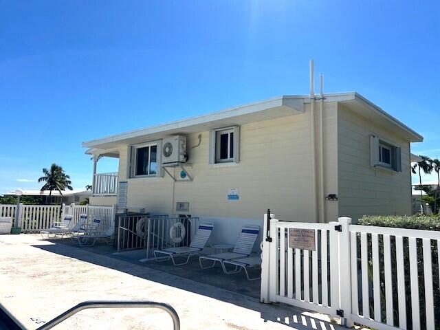 118 Coral Way