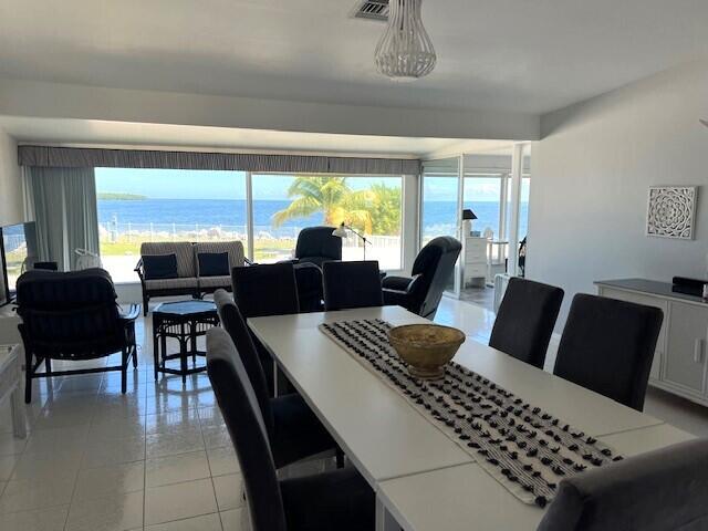 118 Coral Way