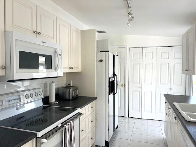 118 Coral Way