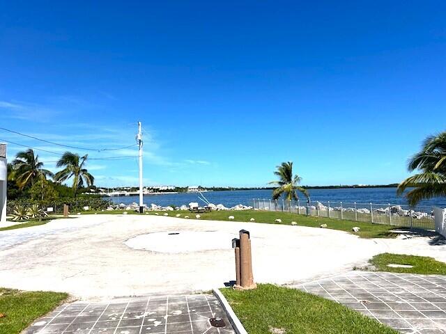 118 Coral Way