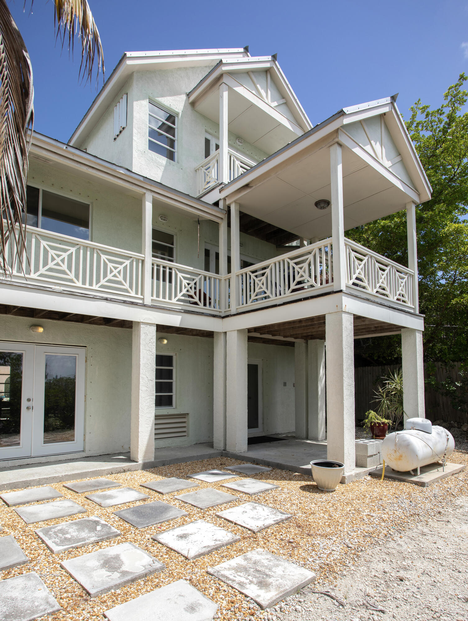 9 Blue Water Drive