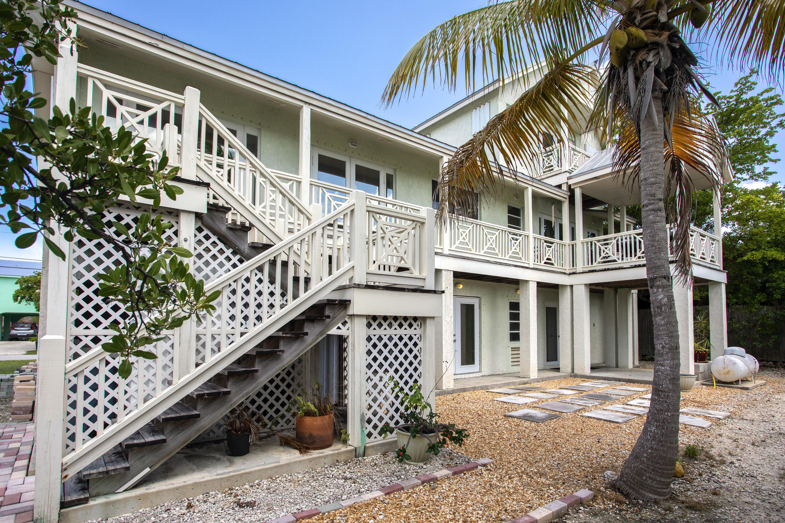 9 Blue Water Drive
