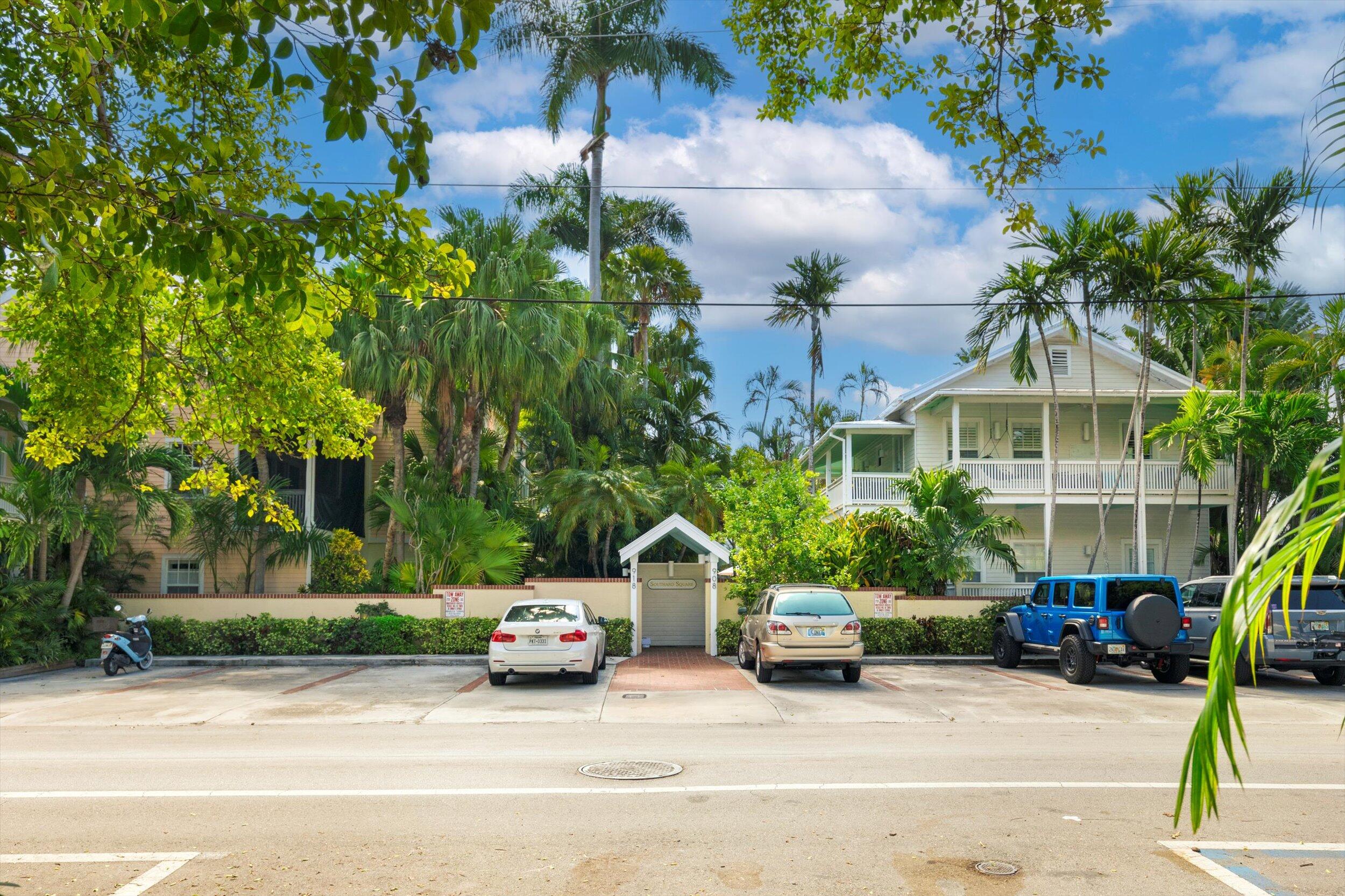 918 Southard Street 204