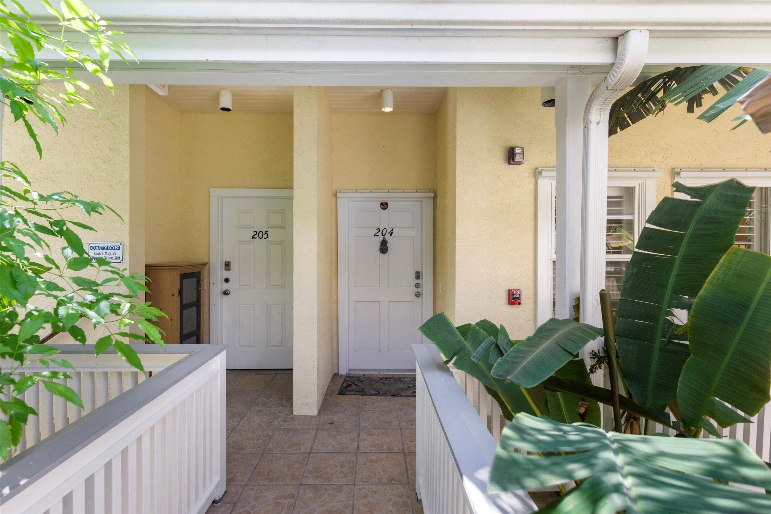 918 Southard Street 204