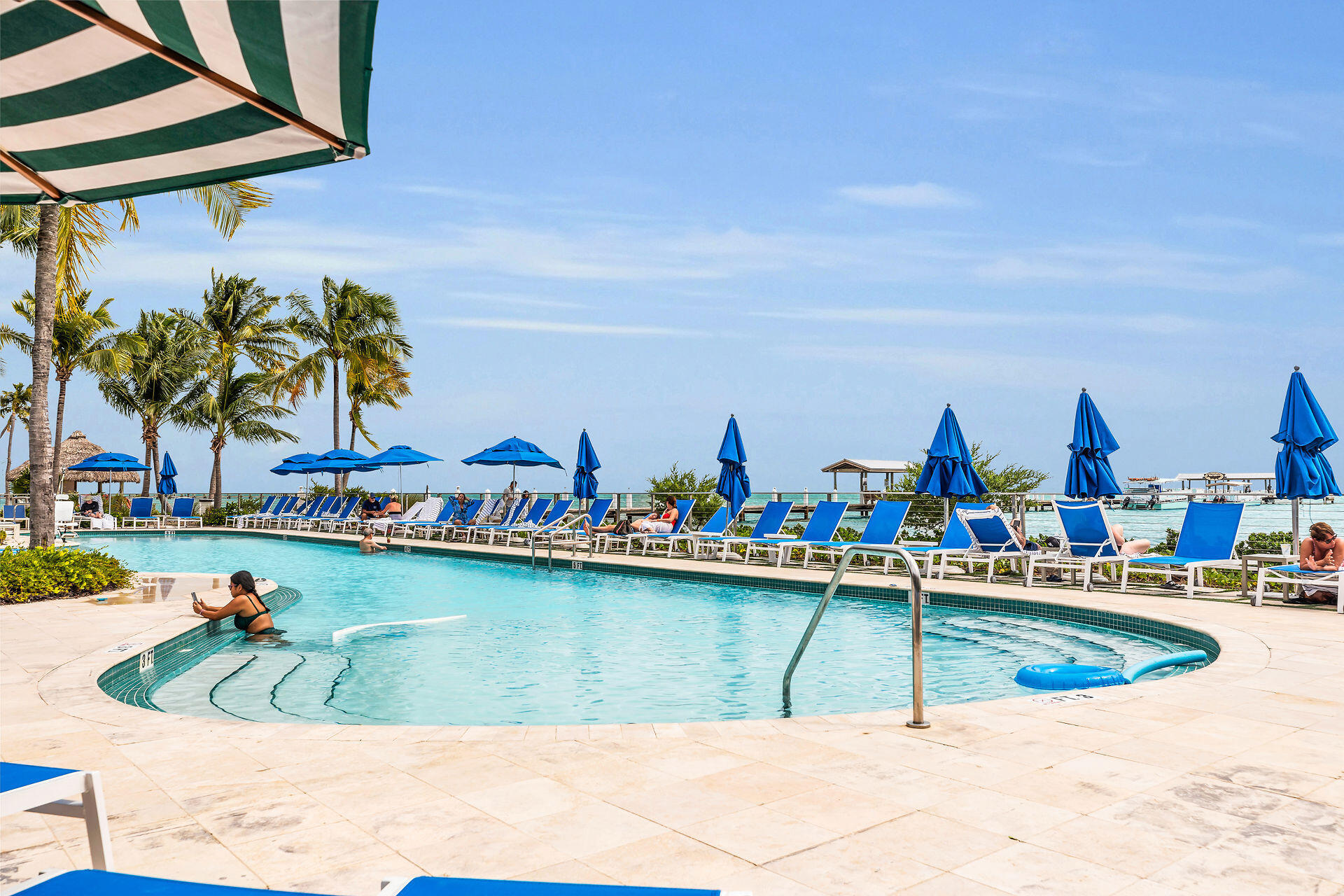81801 Overseas Highway 208