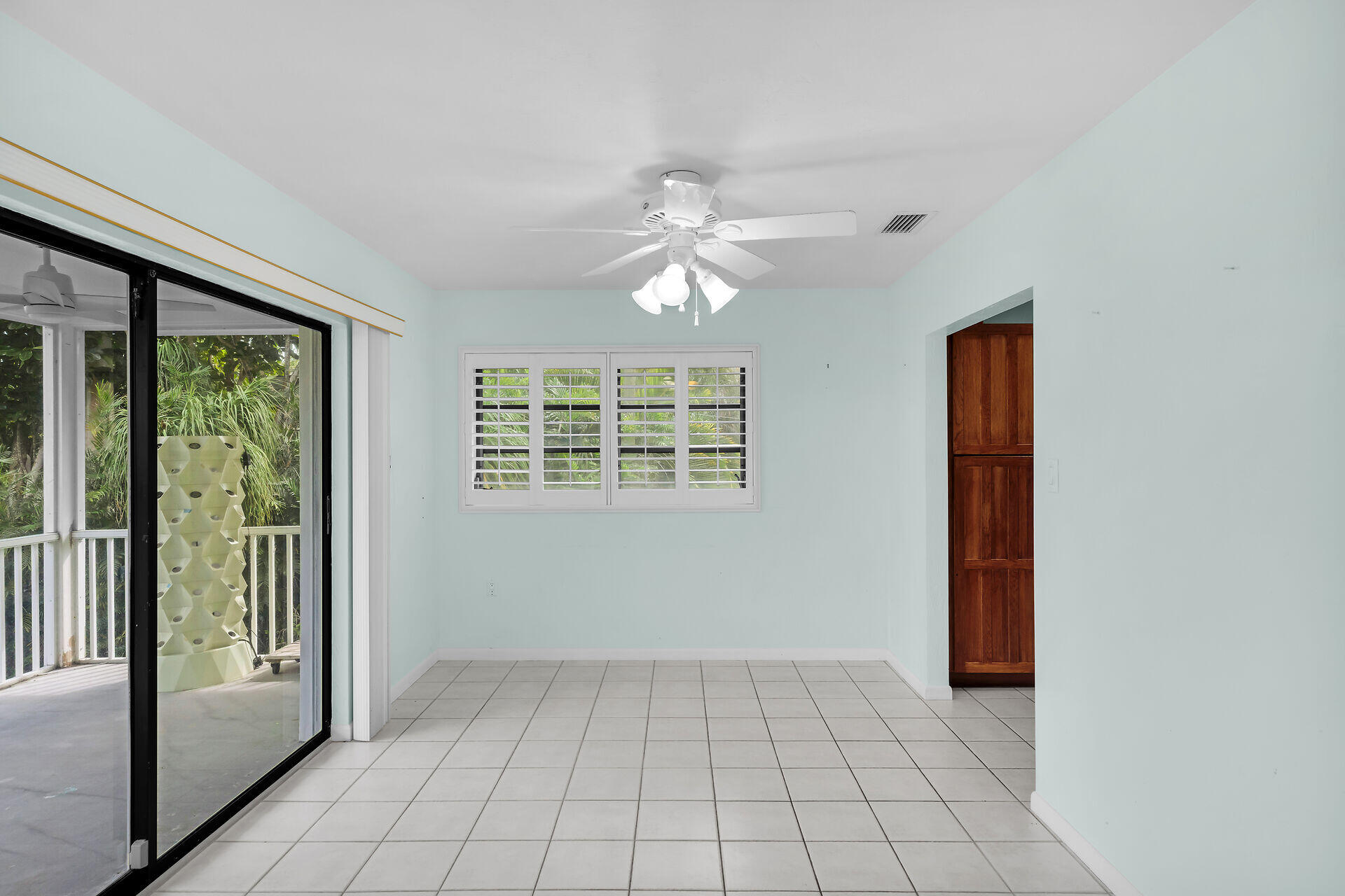 323 Calzada De Bougainville