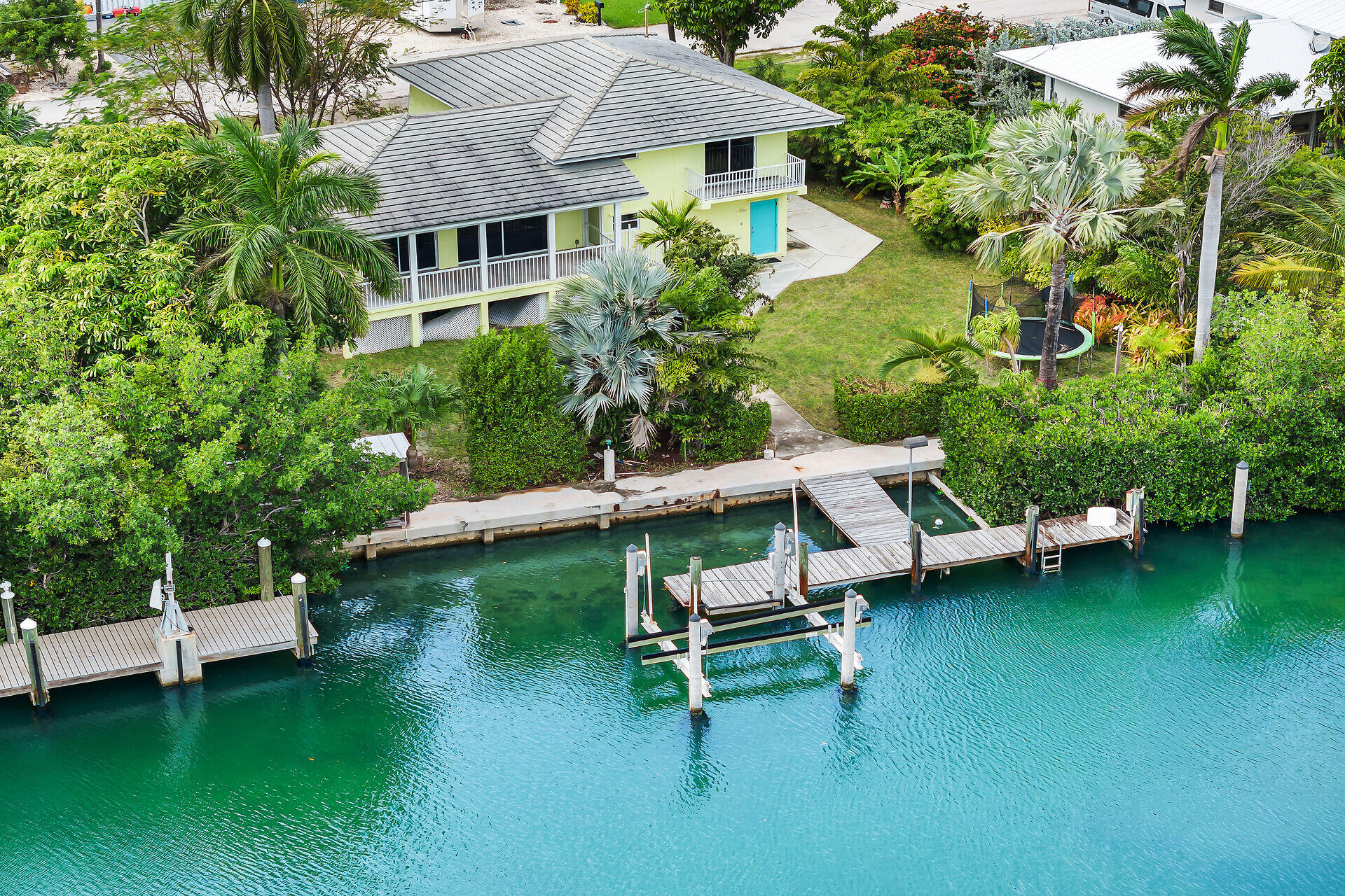 323 Calzada De Bougainville