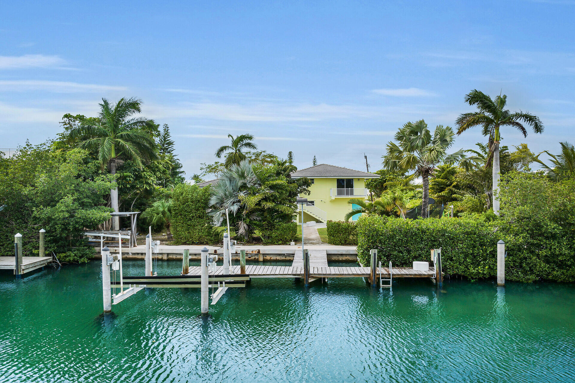 323 Calzada De Bougainville