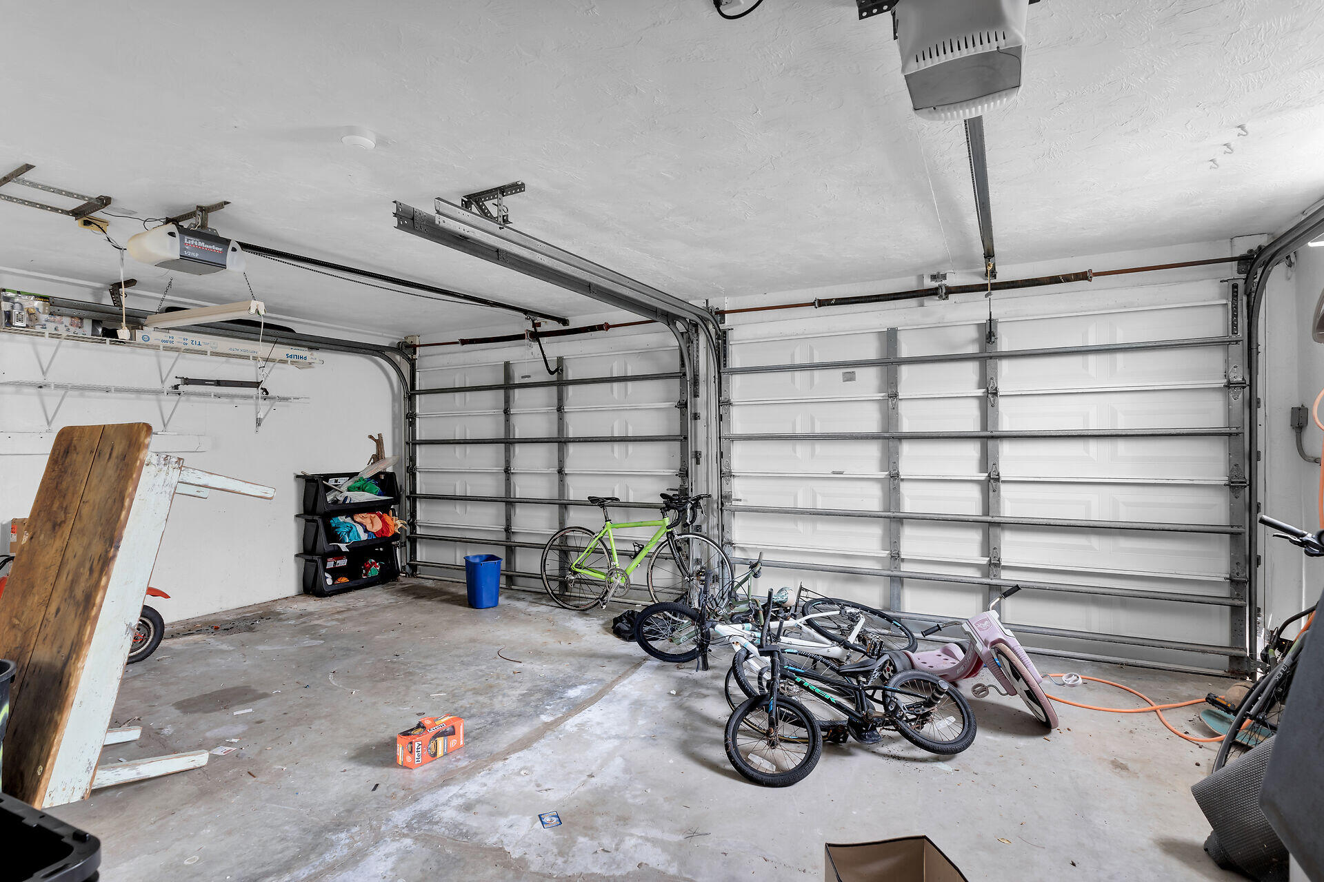 323 Calzada De Bougainville