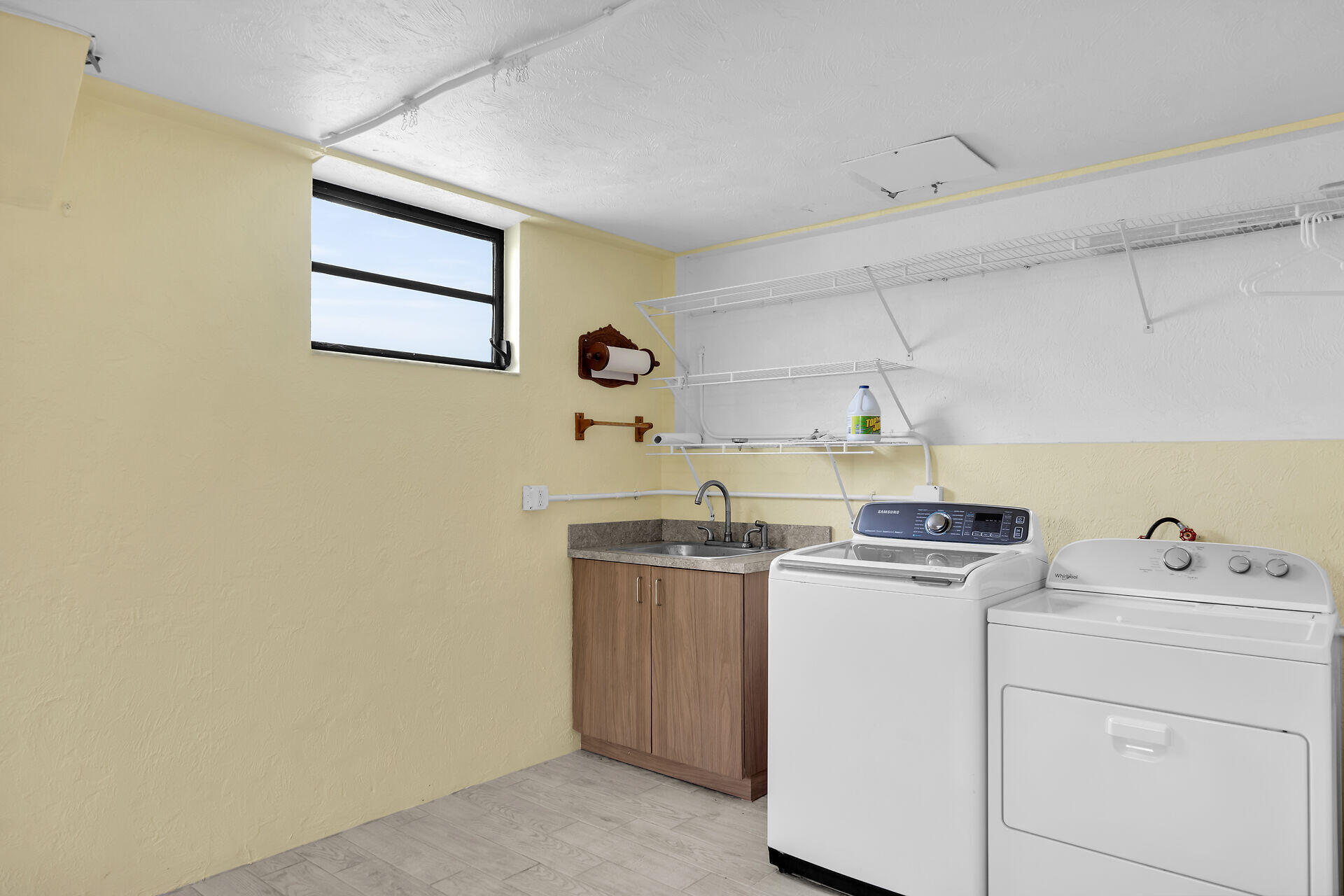 323 Calzada De Bougainville