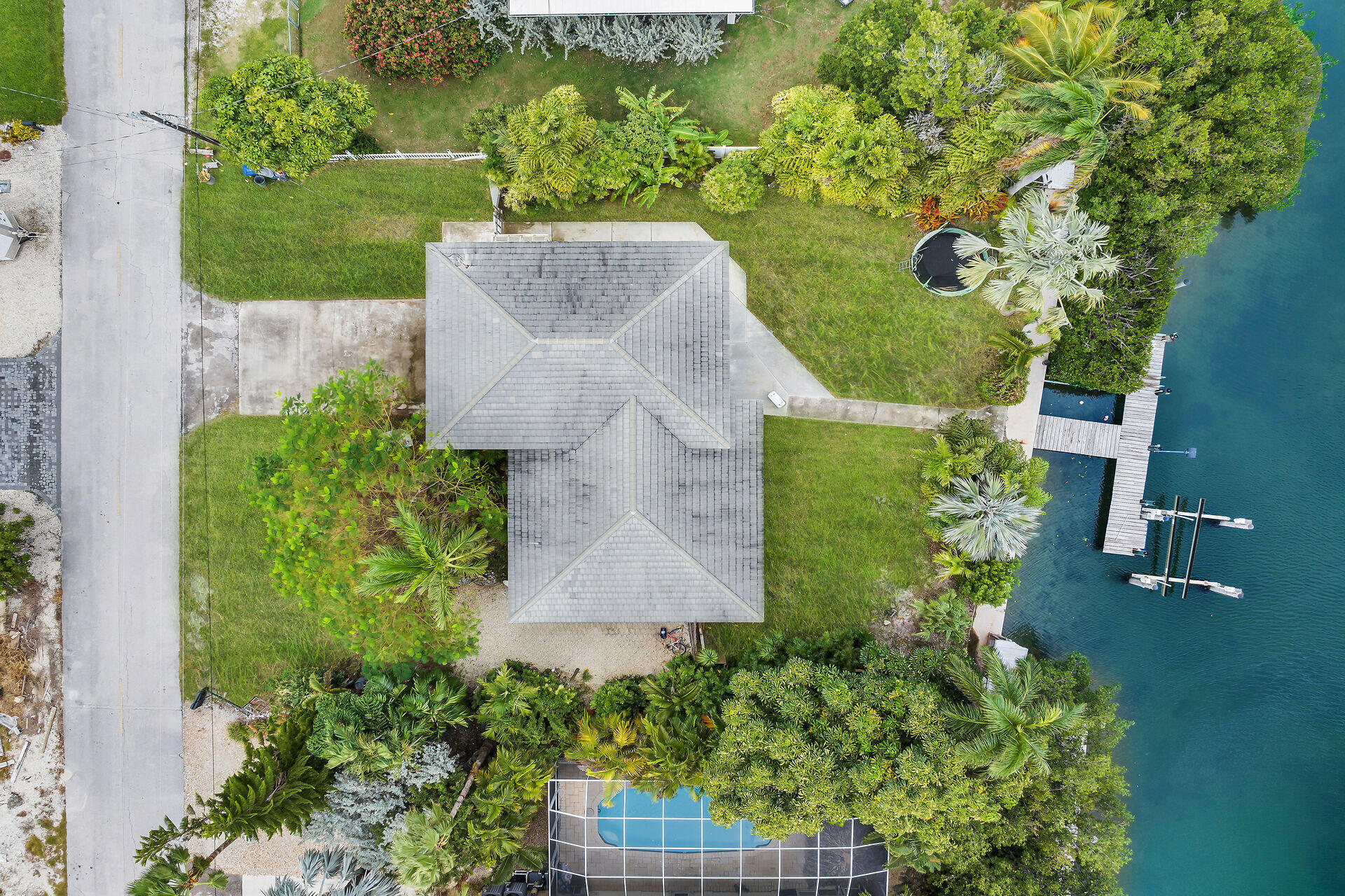 323 Calzada De Bougainville