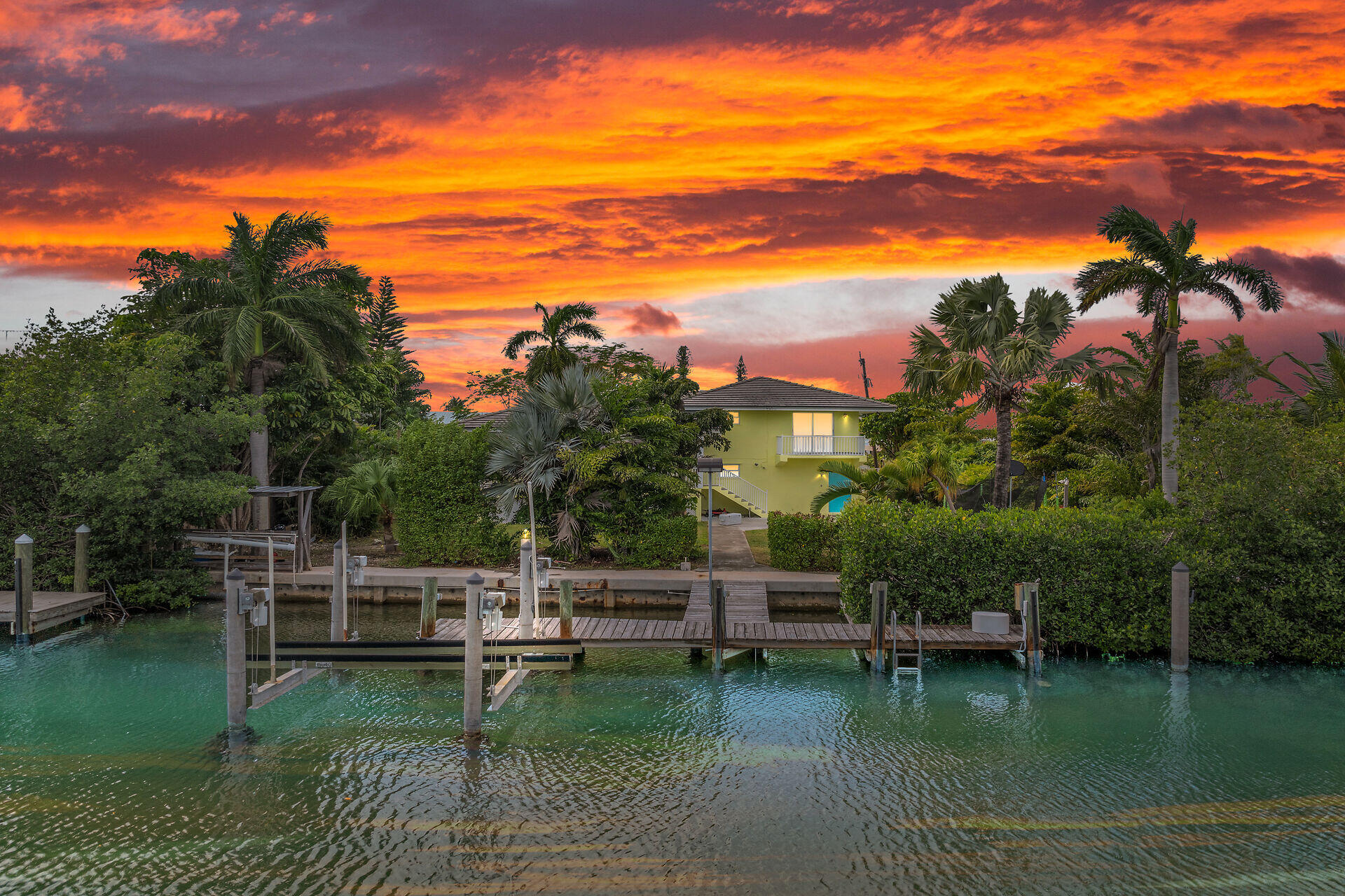 323 Calzada De Bougainville