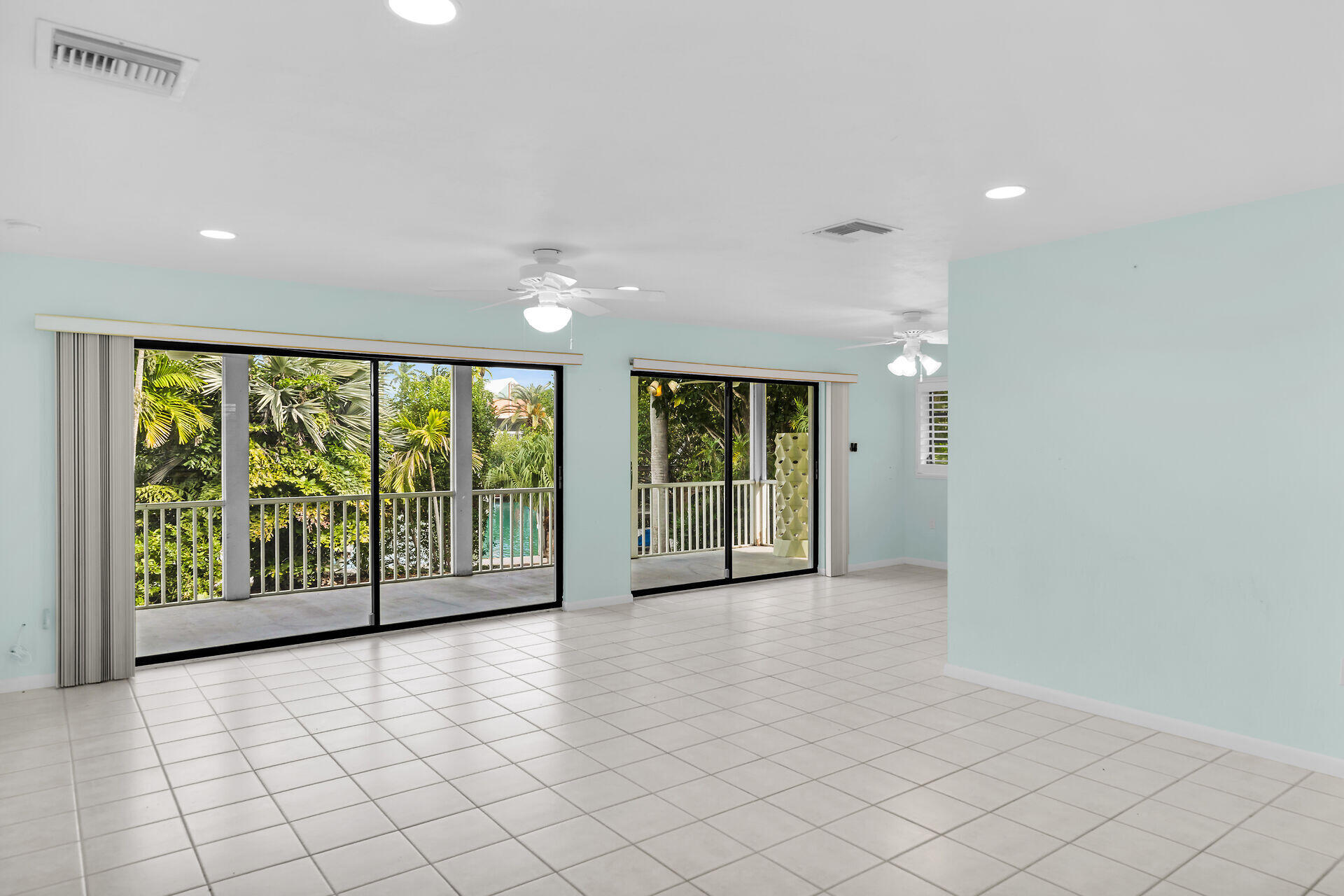 323 Calzada De Bougainville