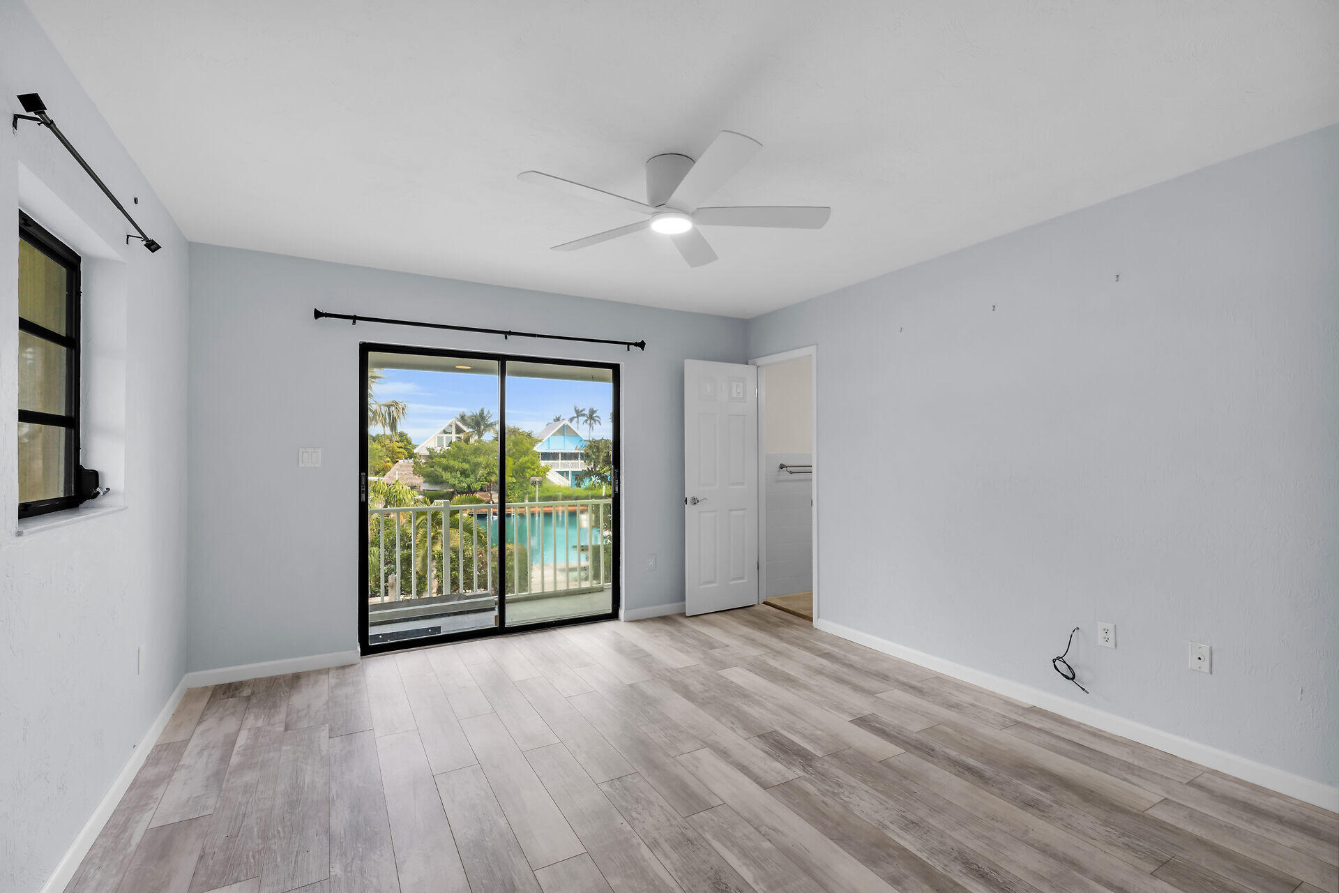323 Calzada De Bougainville