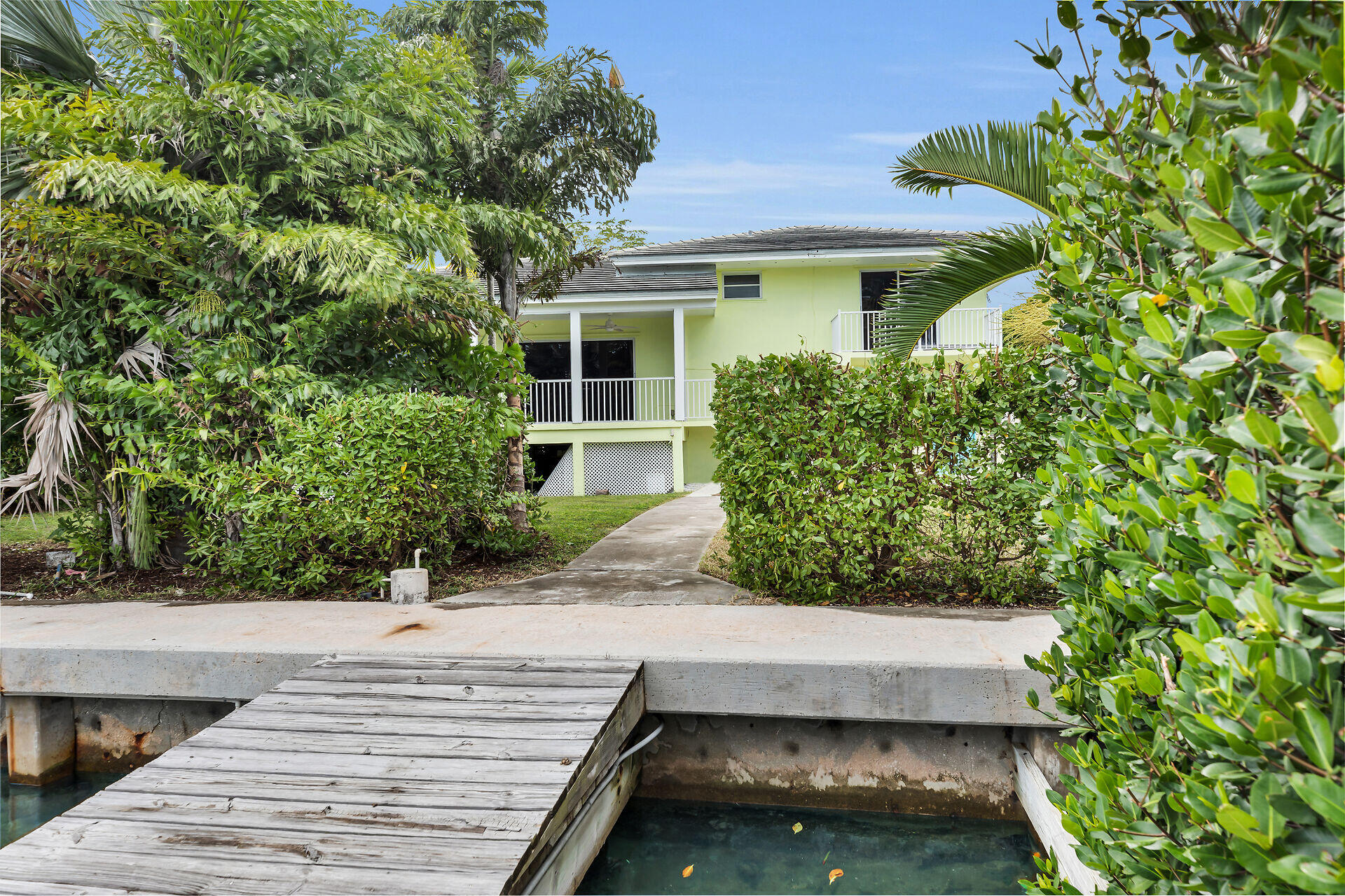323 Calzada De Bougainville