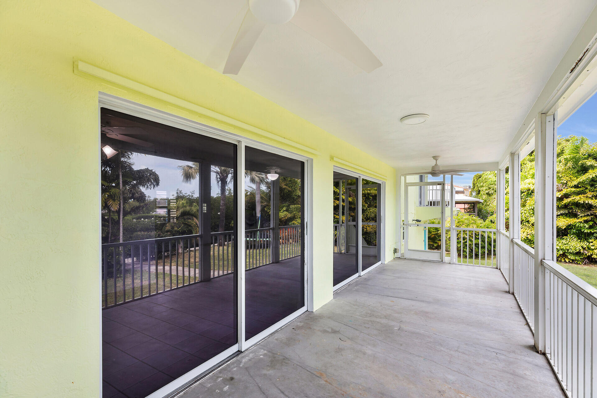 323 Calzada De Bougainville