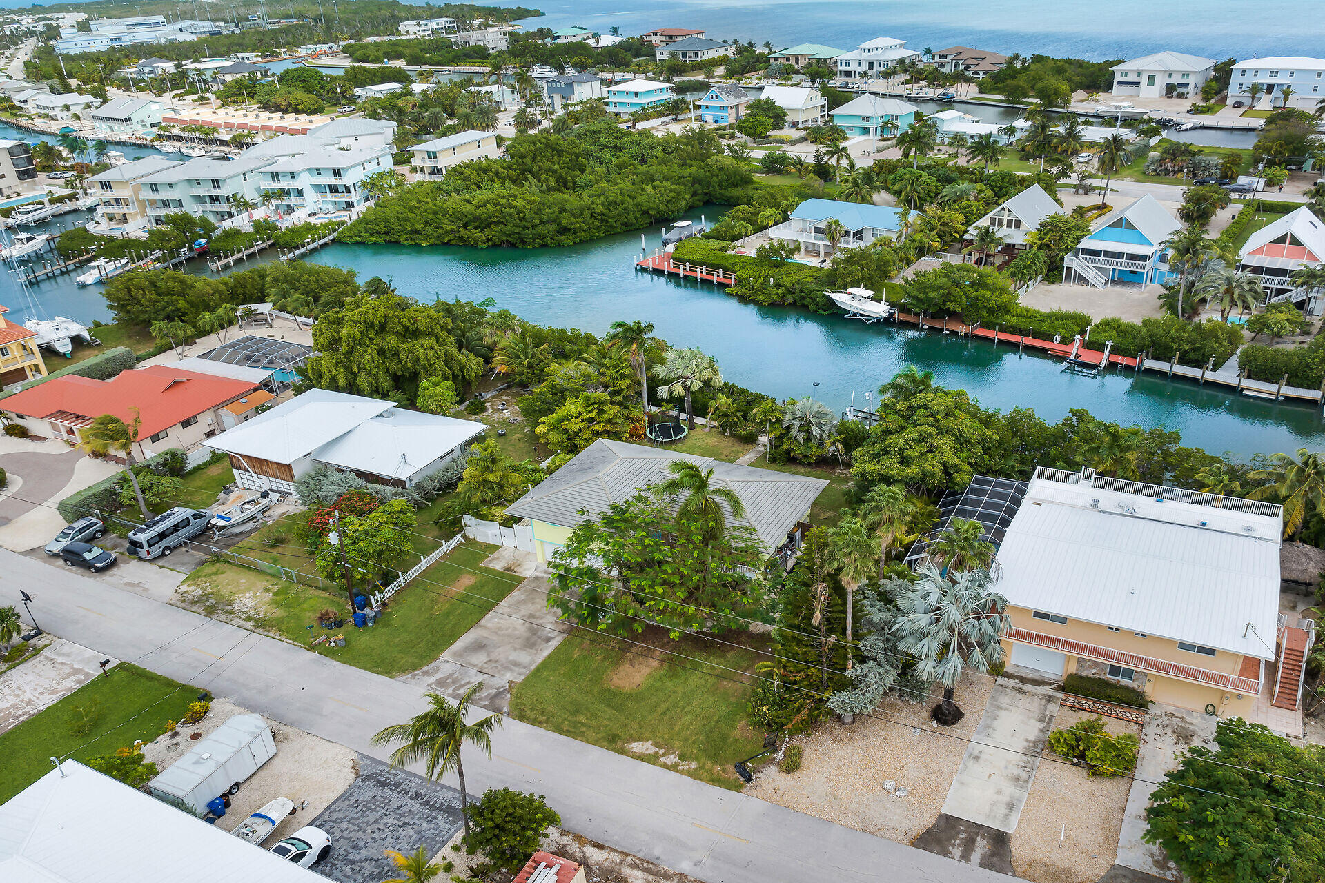 323 Calzada De Bougainville