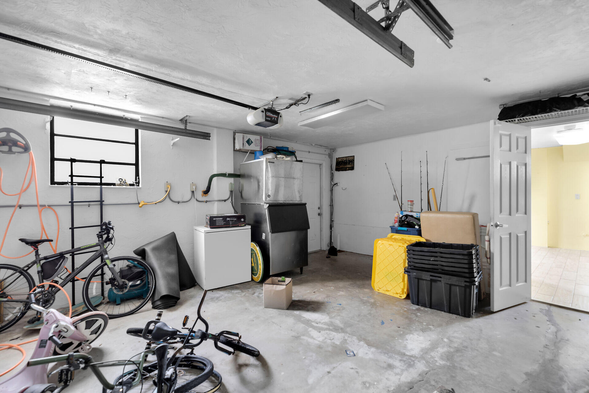 323 Calzada De Bougainville