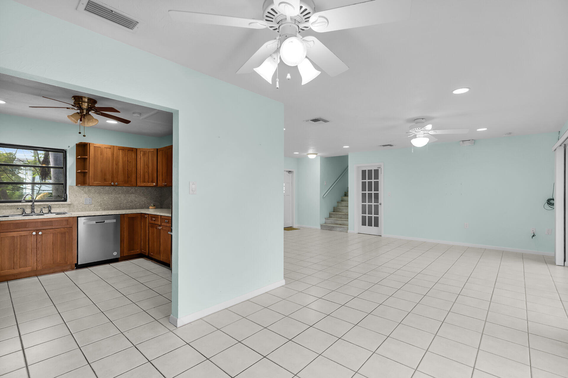 323 Calzada De Bougainville